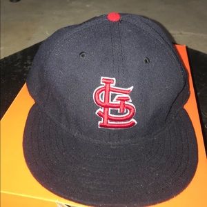 EUC New Era ST Louis Cardinals Fitted Baseball Cap